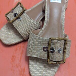 Dolce Vita summer slide buckle size 9.5